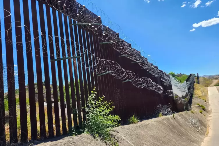 Die Grenze zu Mexiko ist, wie hier im US-Bundesstaat Arizona, teils stark gesichert. 