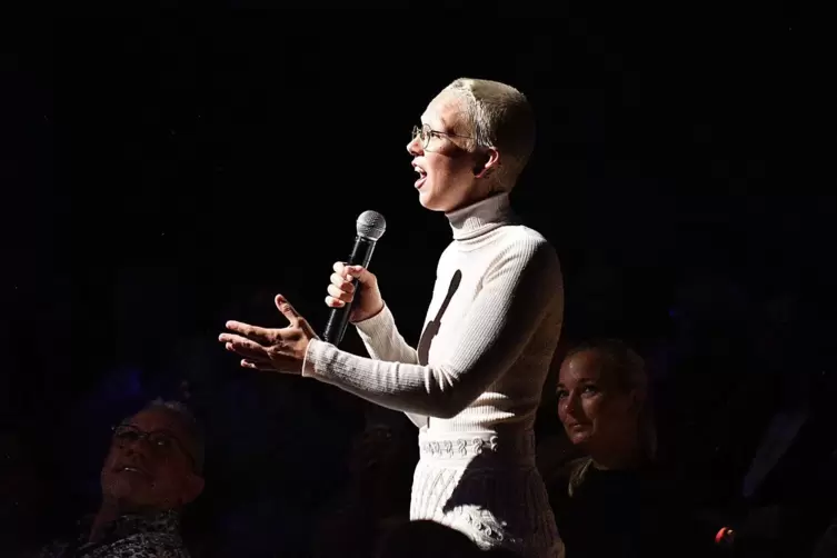 Ausdrucksstark: Stefanie Heinzmann in Zweibrücken.