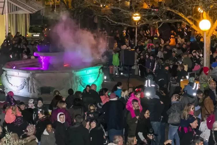 Das Halloween-Spektakel lockt immer viele Besucher in die Innenstadt.