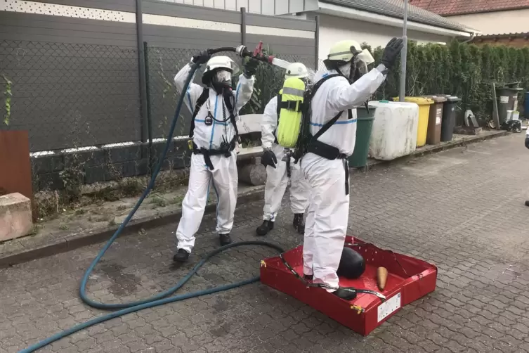 Die Feuerwehr Otterbach wurde am Samstag zu einem Gefahrguteinsatz gerufen. 