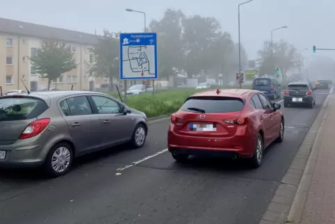 Montag, 9 Uhr, Wormser Straße: Autofahrer, die der offiziellen Umleitung über die A6 folgten, kamen recht gut in die Stadt. 