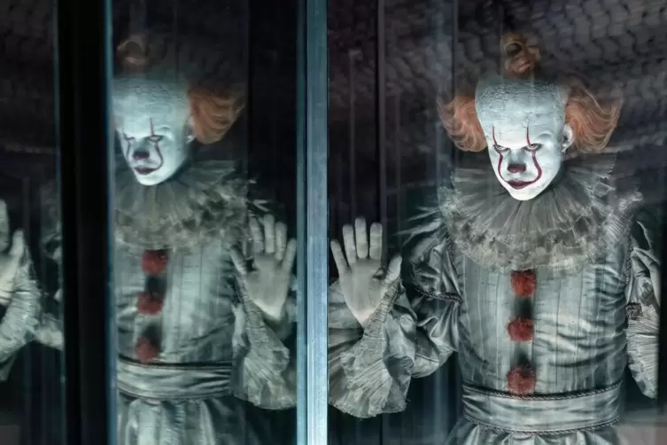 Vielleicht kommt ja auch eine Gruselgestalt a la Pennywise als ultimatives Böse in Stephen Kings „Es“ im Rathaus vorbei. 