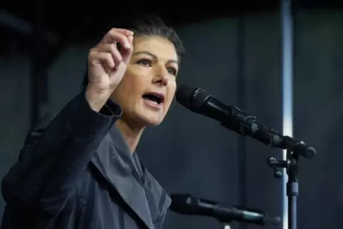 BSW-Chefin Sahra Wagenknecht bei einer Friedensdemonstration am Tag der deutschen Einheit. 