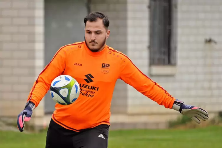 TuS-Keeper Devran Akkus. 