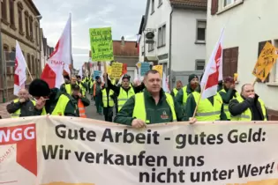 Warnstreiks vor der zweiten Tarifverhandlungsrunde bei der Brauerei Park & Bellheimer in Bellheim (Foto) und Pirmasens .