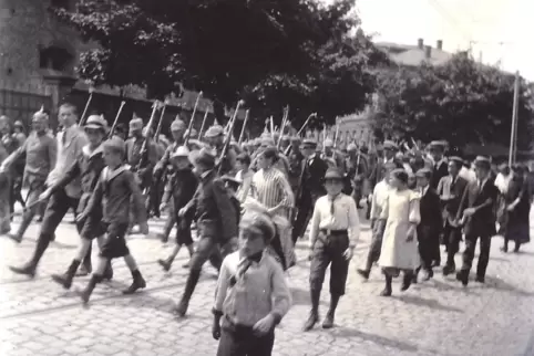 Eine Aufnahme von der Ostbahnstraße im Jahr 1914. 