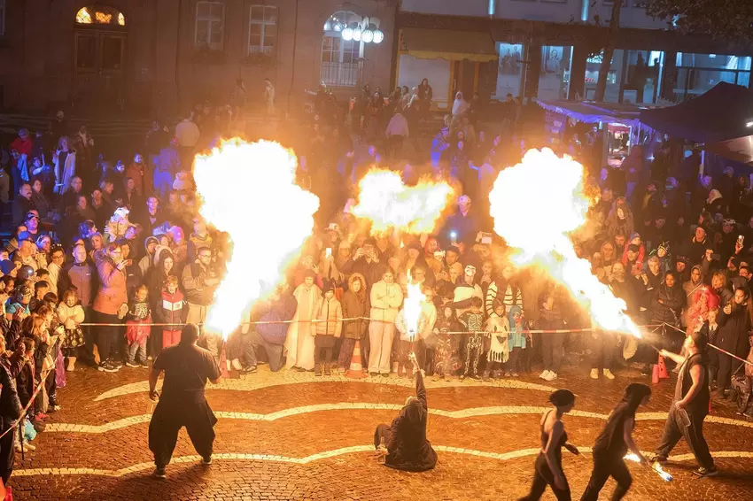 Der Höhepunkt des Abends: die Feuershow der Gruppe »Caledonia Flames«.