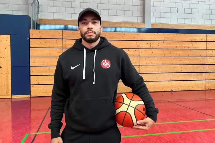 Max Middleton, Trainer der Basketballdamen des FCK. 