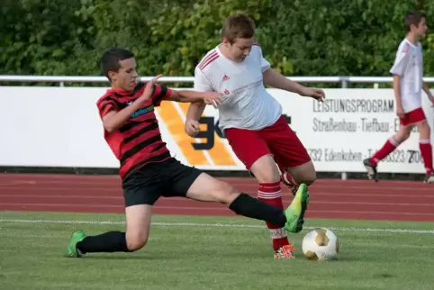 Will mit seinen Speyerern wieder in die Erfolgsspur zurück und trifft auf kampfstarke Gegner: Jonas Reinberger (weißes Trikot).