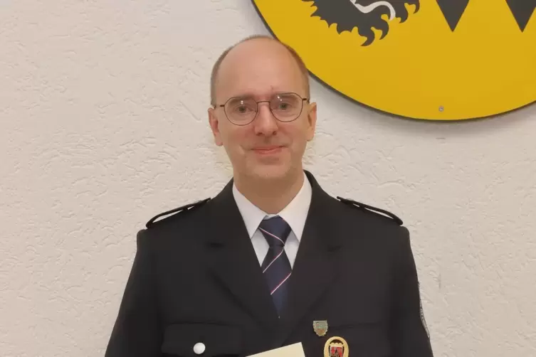 Swen Rheinheimer wurde mit dem Goldenen Feuerwehr-Ehrenzeichen geehrt.