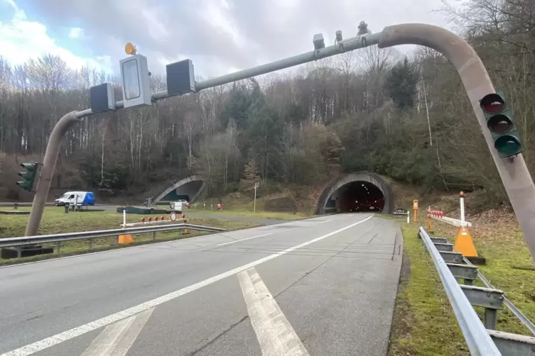 Seit Jahren wird an der Sicherheit des Landstuhler Hörnchenbergtunnels gearbeitet. Die Röhren sind 512 und 536 Meter lang. 