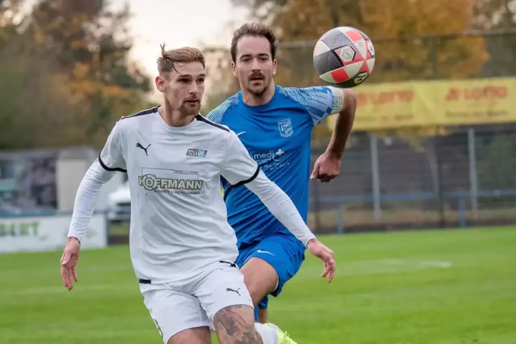 Nico Nagel (weiß) mit Justin Padberg.