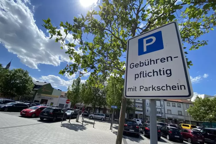 Höhere Parkgebühren sollen ein Haushaltsloch stopfen: 2025 will die Stadt so etwa 350.000 Euro einnehmen, im laufenden Jahr rech