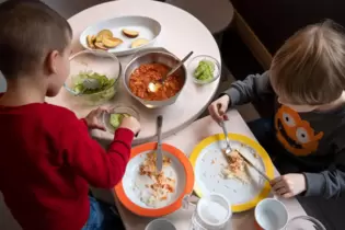 Ein kostenloses Mittagessen für alle Kinder in Kitas – das stand an erster Stelle von neun Empfehlungen des Bürgerrats "Ernährun