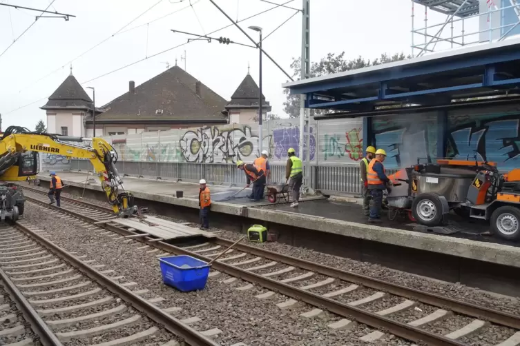 Neuer Bodenbelag: Die beiden Bahnsteige des Haltepunkts in der Neckarstadt erhalten bei der Sanierung der Station eine neue Asph