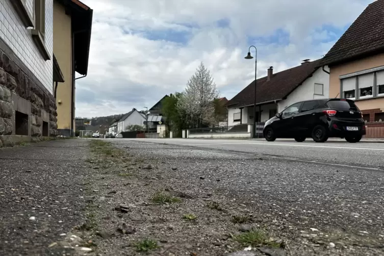 Auch der Ausbau der Stambacher Ortsdurchfahrt (Landauer Straße) ist ein Thema. 