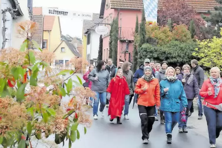 Besucher Zeigen Sich Wetterfest Kreis Bad Duerkheim Die Rheinpfalz 2758