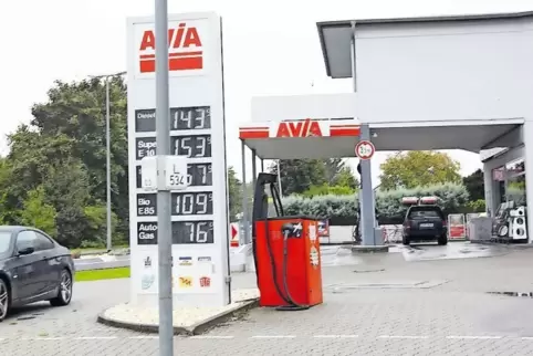 Tatort: An der Tankstelle in Waldsee hat die Angeklagte mit einem falschen 50-Euro-Schein bezahlt.