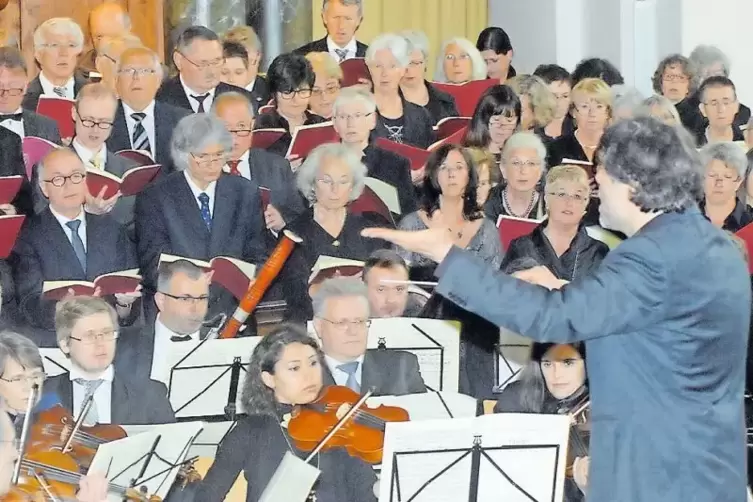 Der Nordpfälzer Oratorienchor unter der Leitung von Stefan Wasser, hier gemeinsam mit der Kammerphilharmonie Europa bei der Auff