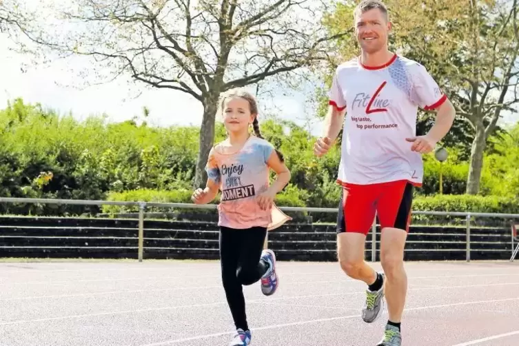 Jana Reich gehört zu den jüngsten Teilnehmern am Samstag. Sie hat ihren Vater Christian Reich überredet, mit ihr zum Sportabzeic