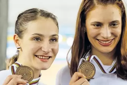 Unlängst durfte Miriam Welte (rechts) noch mit Teampartnerin Kristina Vogel über Edelmetall bei der WM in Hongkong jubeln – am 2