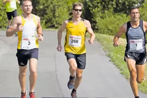 Kurz nach dem Start setzte sich das Trio Patrick Cappel, Alexander Barnsteiner und Matthias Hecktor (von links) vom Feld ab. Am 