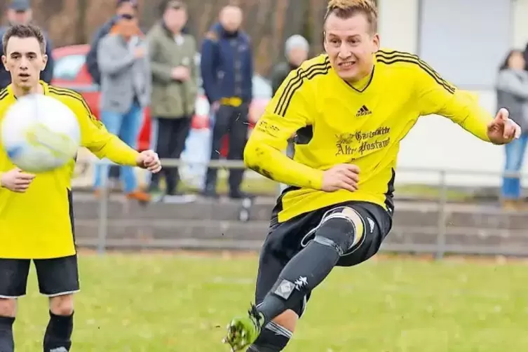 Stürmte bis zur Winterpause für die SG Heltersberg/Geiselberg, dann für Vizemeister FK Clausen: Dennis Pannen, der in der neuen 