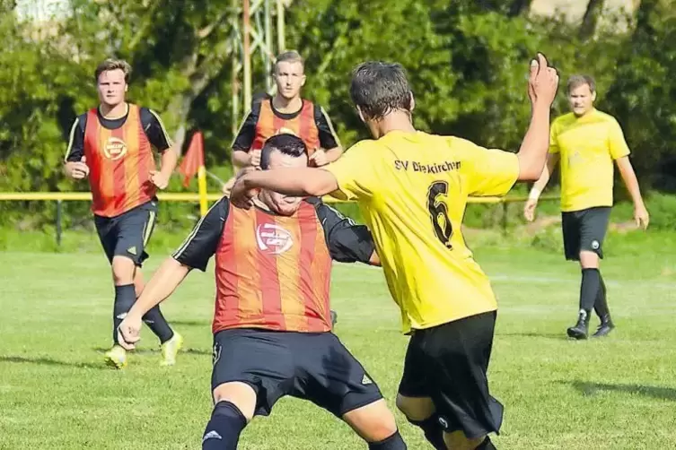 Bestreitet am Sonntag gegen den SSV Dreisen sein erstes Saisonspiel in der C-Klasse: SV Dielkirchen (gelbe Trikots). Hier eines 