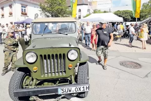 In Böchingen gab es auch historische Militärfahrzeuge zu sehen.