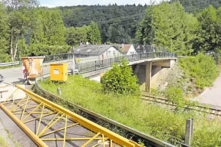 Die Baustelle ist schon teilweise eingerichtet: Ab Mitte September soll die marode Horbergbrücke abgerissen und die neue erricht