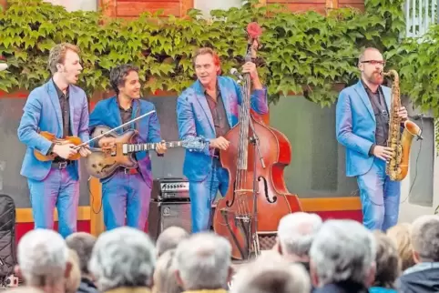 Verbinden Spaß und Musik: „The Busquitos“ aus den Niederlanden. In Frankelbach kam das Quartett ziemlich gut an.
