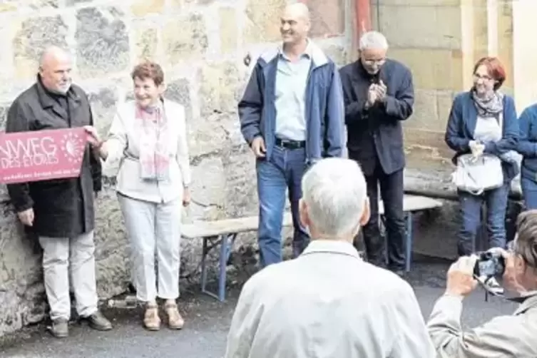 Die Jakobsmuschel wird viele Menschen zur Johannes-Kirche ziehen, ist sich Pfarrer Stefan Klein sicher.