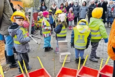 Vierlerorts in Ludwigshafen entstehen neue Kita-Plätze. Etwa in der Erzbergerstraße in Friesenheim. Spatenstich war hier im Janu