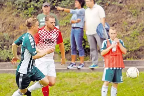 Am Wochenende bestreiten beide Teams ihre Heimspiele zur Kerwe: SG Appeltal (in Rot-Weiß) und der FC Eiche Sippersfeld (Grün-Wei