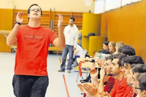 Dürkheims Trainer Andreas Merk steht mit seinem Team vor einer schweren Aufgabe gegen den Spitzenreiter aus Montabaur.