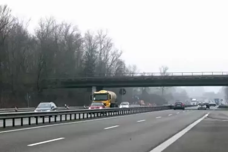 Der Streit der beiden Autofahrer ging auf der B9 los.  Archivfoto: Iversen 