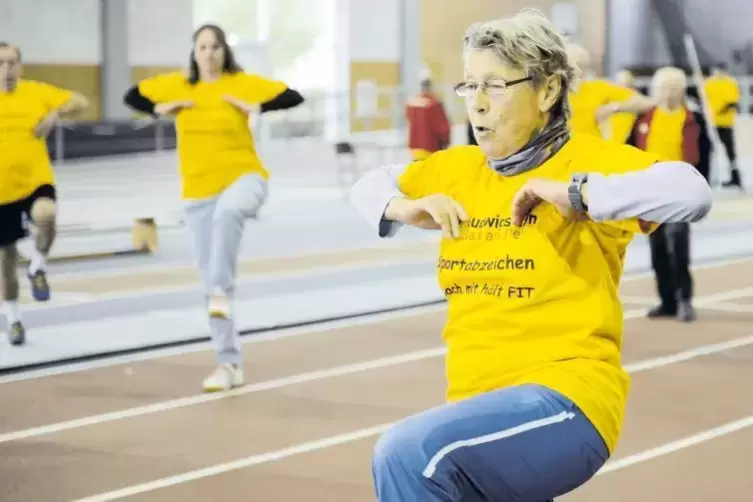 Ohne Bewegung kann Ulla Walther-Thiedig nicht. Sport ist der Mittelpunkt in ihrem Leben. Gestern gab es ein kleines Jubiläum zu 