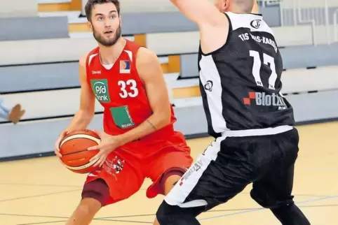 30 Punkte sind nicht genug: Dürkheims Vorzeigebaskettballer Philip Karst kann die Niederlage gegen Treis-Karden (hier ein Bild a