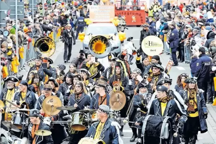 Alle zwei Jahre findet der Fasnachtsumzug in Ludwigshafen statt. Unser Bild zeigt einen Eindruck aus dem Jahr 2012. Bei der dies