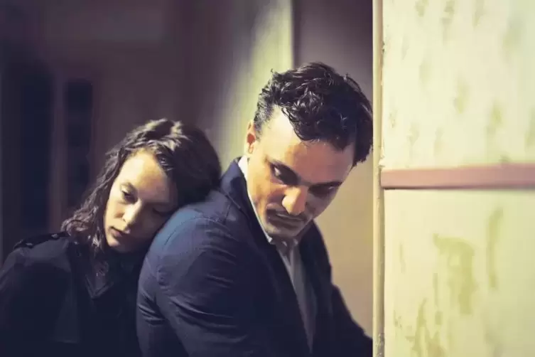 Paula Beer und Franz Rogowksi spielen in Christian Petzolds Anna-Seghers-Verfilmung „Transit“ Menschen auf der Flucht. Petzold g