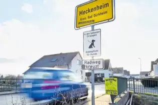 Weit mehr als die erlaubten 50 Stundenkilometer fahren viele Autofahrer in der Eichengasse, sagen Anwohner.