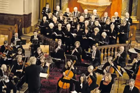 Bezirkskantorei und Collegium musicum unter der Leitung von Martin Reitzig bei einem Konzert im Jahr 2015 in der Paulskirche.