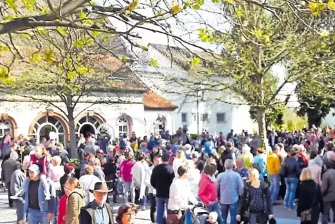 Gut besucht: die Herxheimer Hauptstraße.