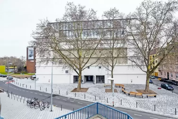 Umgebaut: der ehemalige Hochbunker, in dem jetzt das Stadtarchiv untergebracht ist.