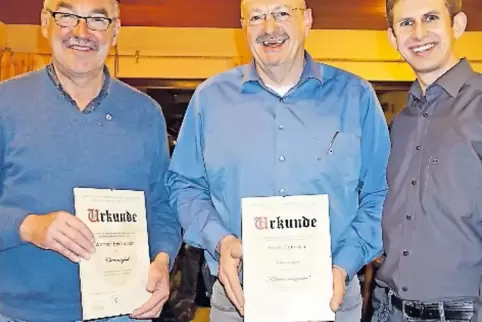 Werner Heckmann und Ernst Eymann mit dem neuen Vorsitzenden Sebastian Schöffel (von links).