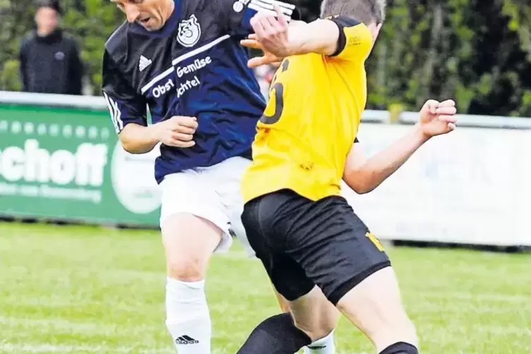 Die Fußballer des TSV Ebertsheim spielen seit dieser Saison in einer Spielgemeinschaft mit dem TSV Bockenheim (hier Steffen Alle