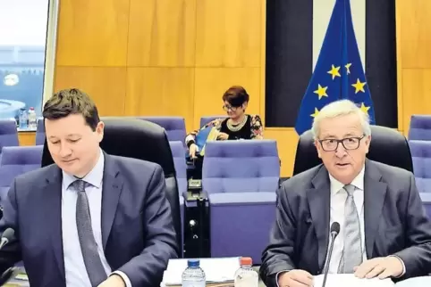 Jean-Claude Juncker (rechts) mit seinem bisherigen Kabinettschef Martin Selmayr, der nun Generalsekretär der EU-Kommission ist.