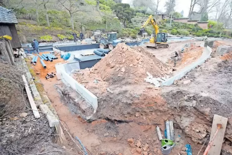 Fürs Erste nicht barrierefrei: der untere Weg im Japanischen Garten in Kaiserslautern. So lange die Arbeiten an der Baustelle da