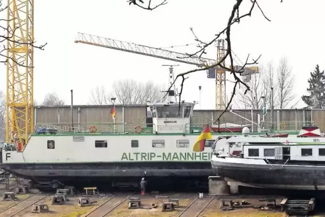 Ausnahme: die Fähre bei der Wartung auf der Werft.