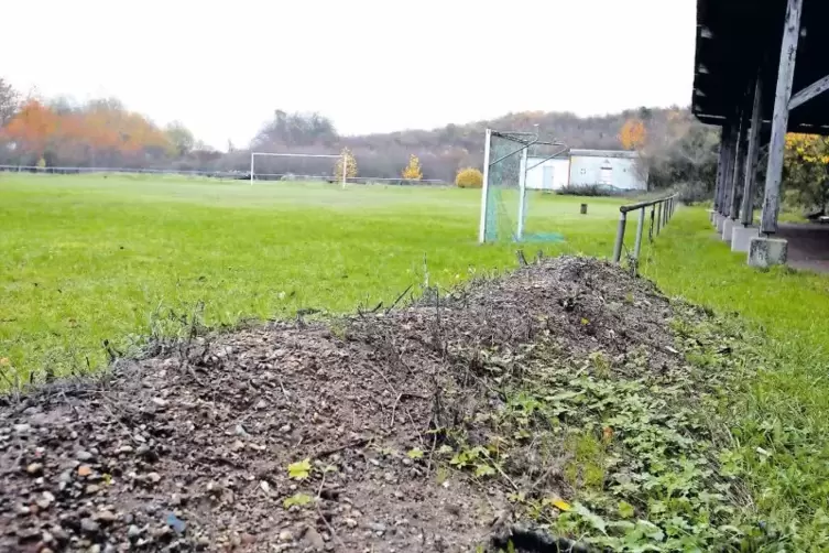 Der Sportplatz Arzheim ist in keinem guten Zustand.